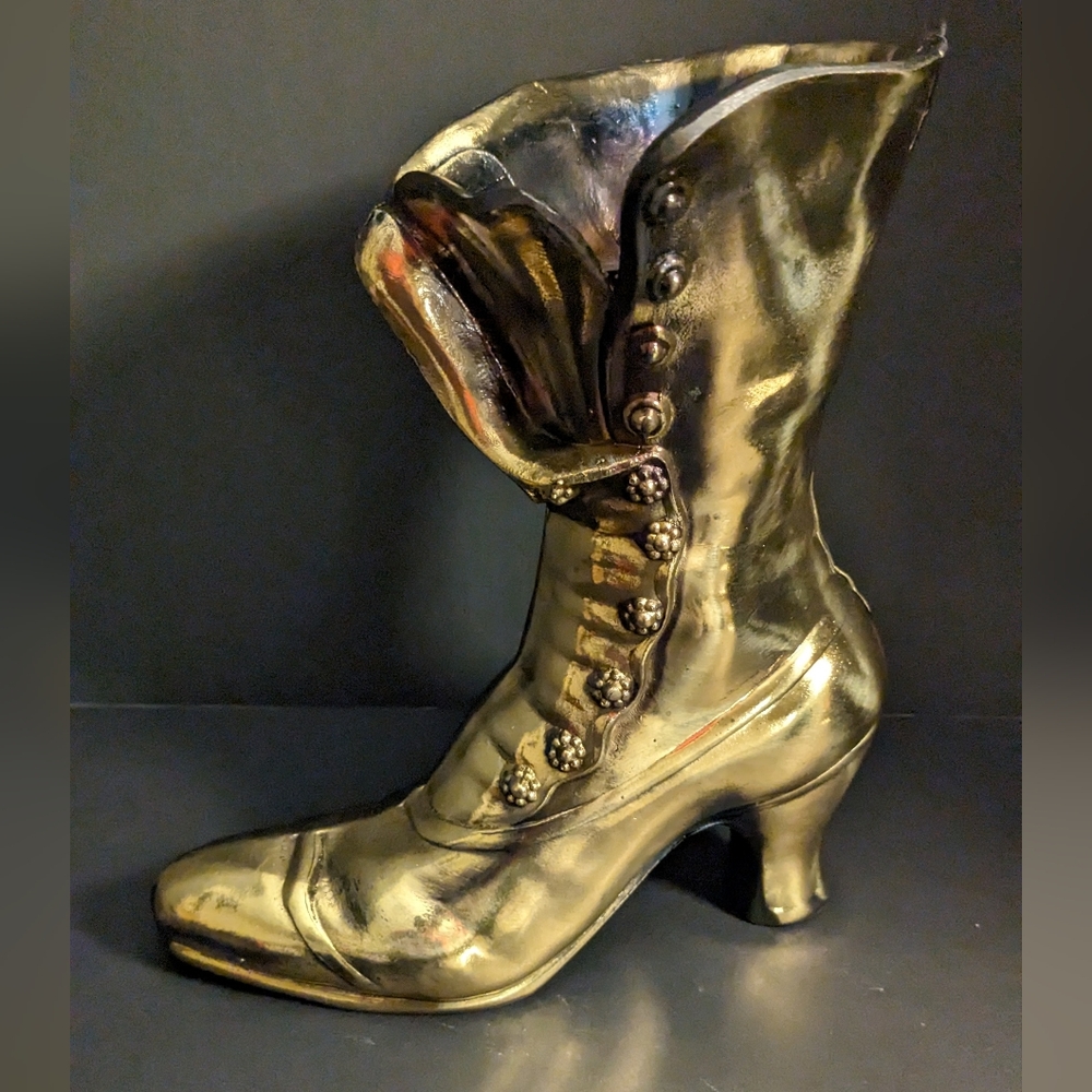 Vintage Cast Iron Gold Lady's Decorarive Boot.